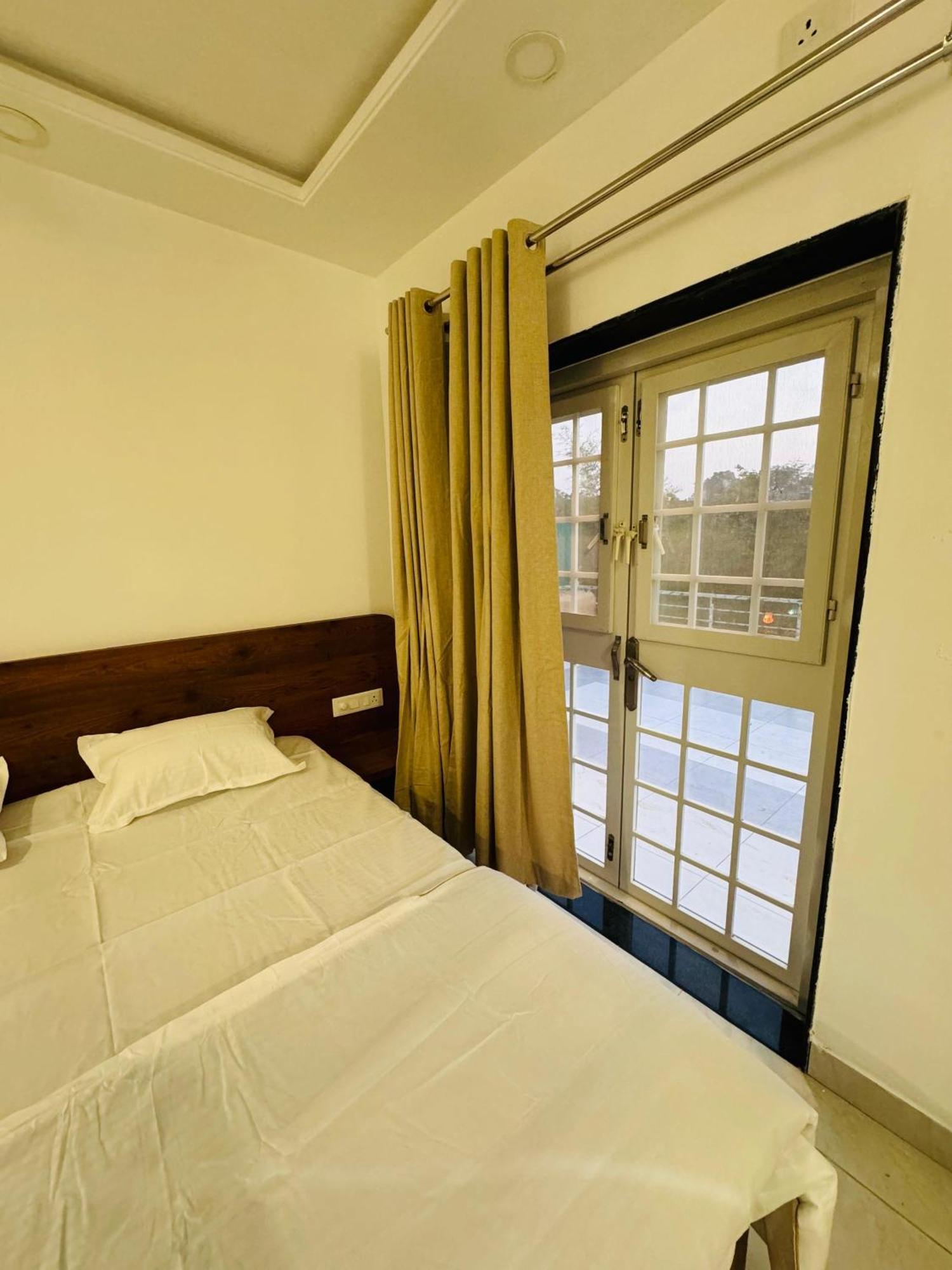 The Gulmohar, Chikhaldara Hotel Exterior photo